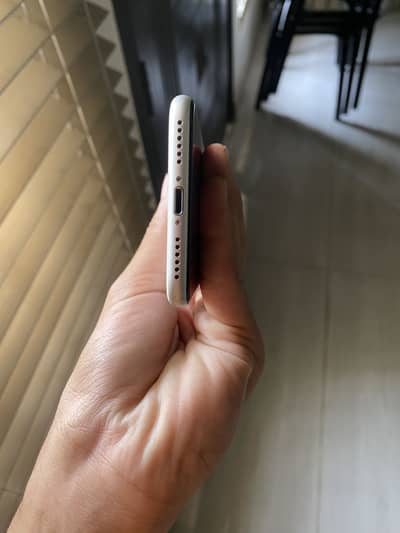 Apple iPhone SE
