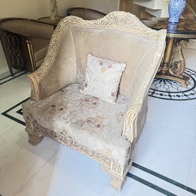FRIENDS BRAND Elegant 5 seater wooden sofa set