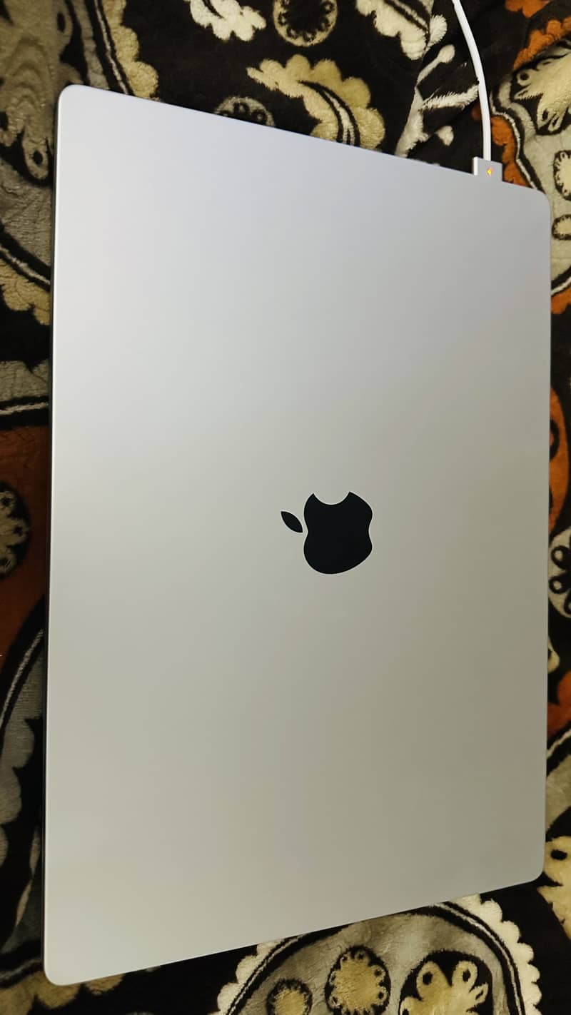 MacBook Pro M5 Chip 16 Inch 2026 2