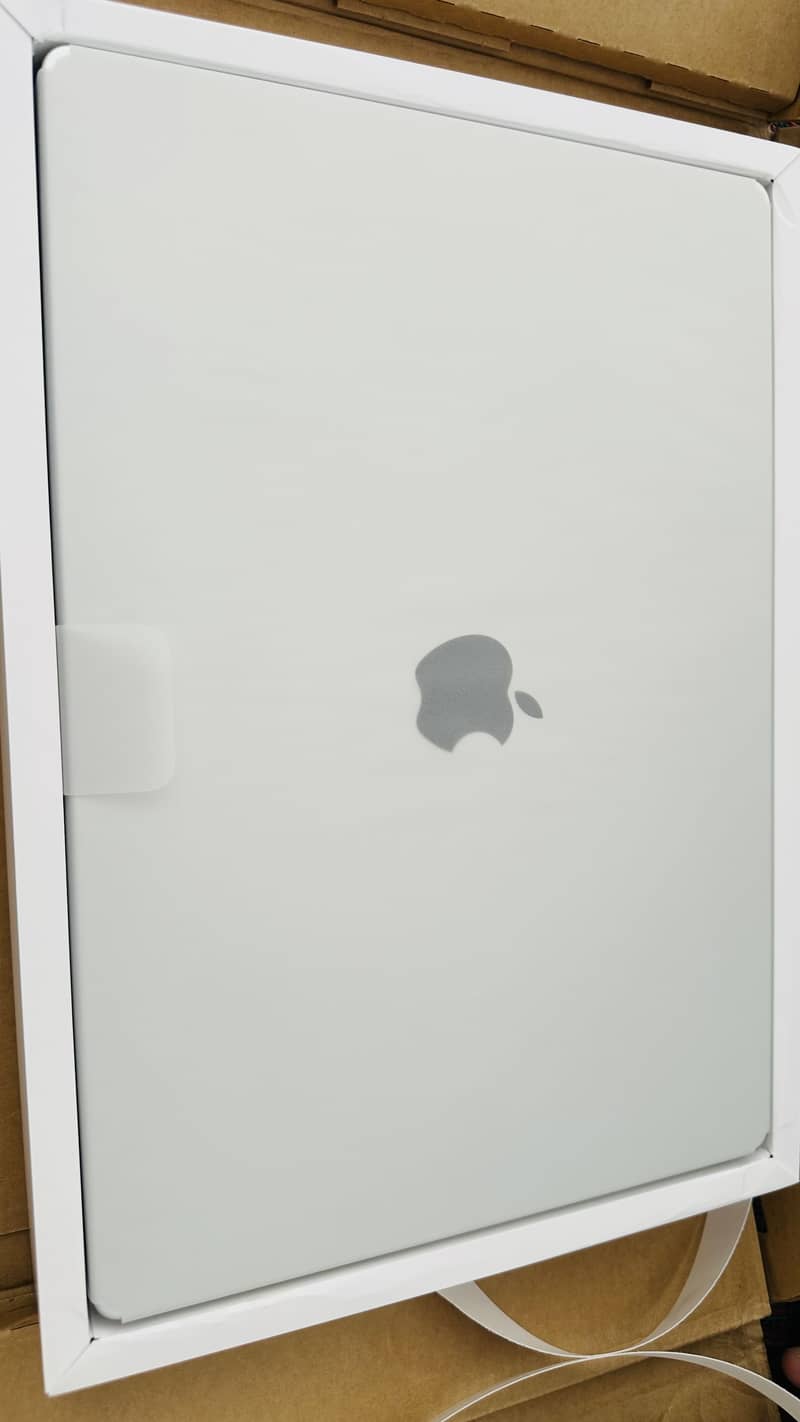 MacBook Pro M5 Chip 16 Inch 2026 4
