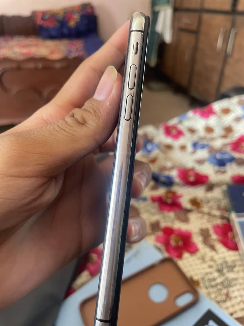 Apple iPhone X 2