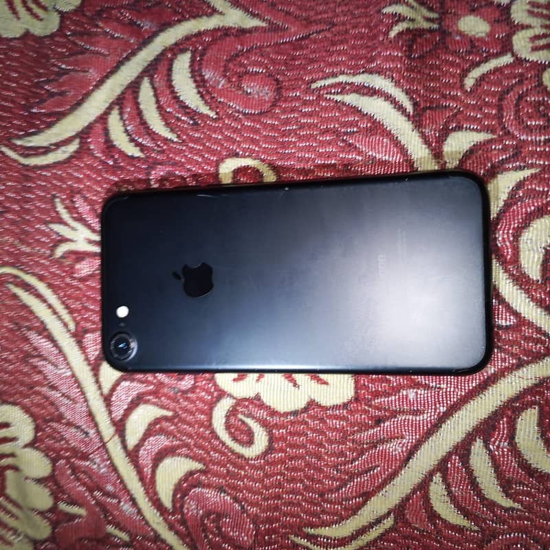 Apple iPhone 7 1