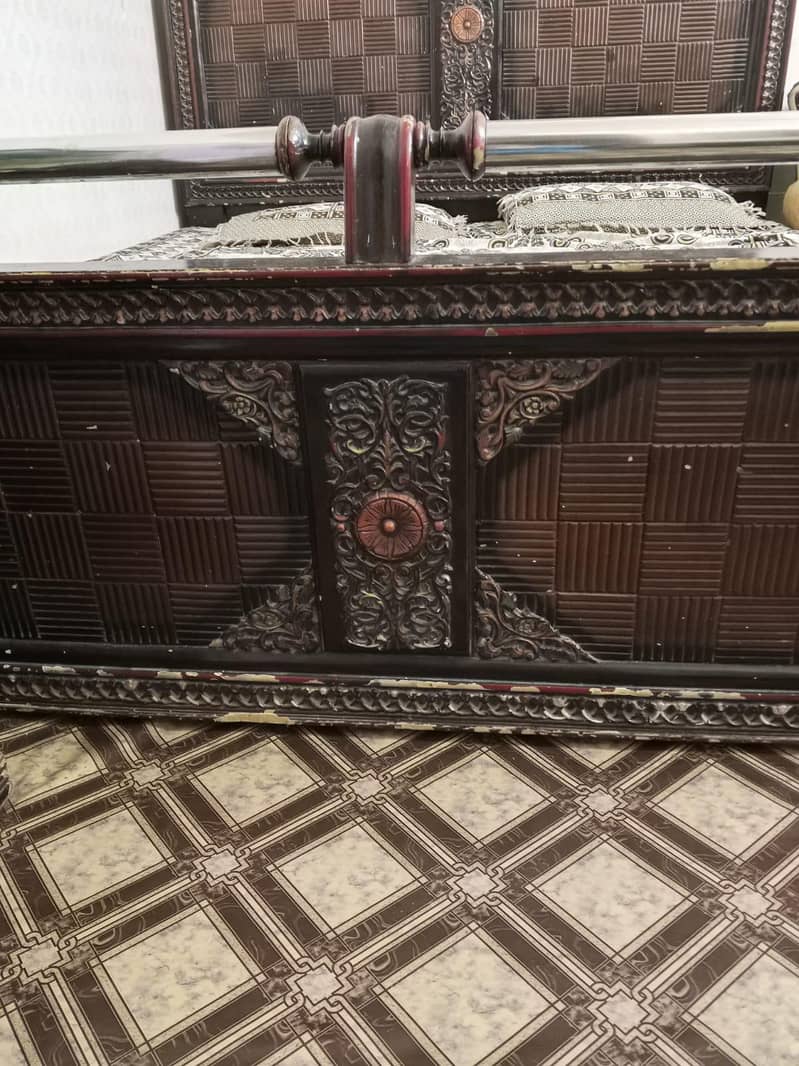 Bed & Dressing Table 1