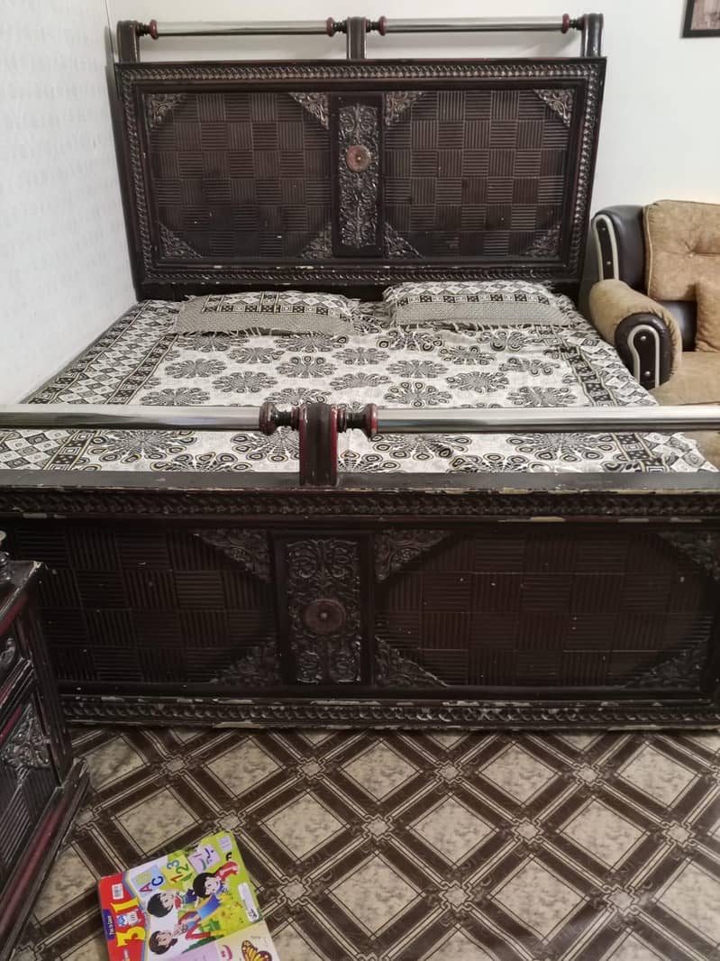 Bed & Dressing Table 2