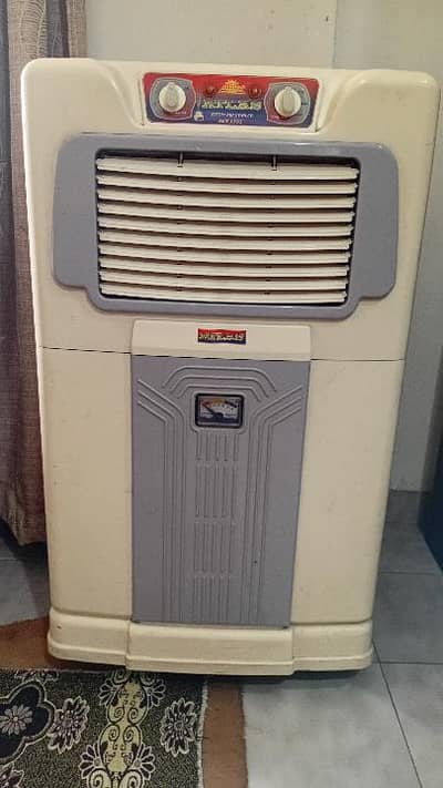 Atlas room cooler