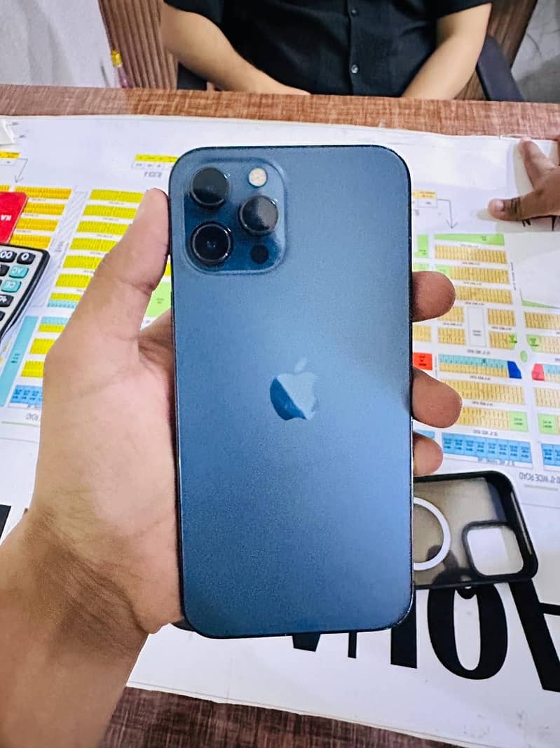 iPhone 12 Pro Max 4