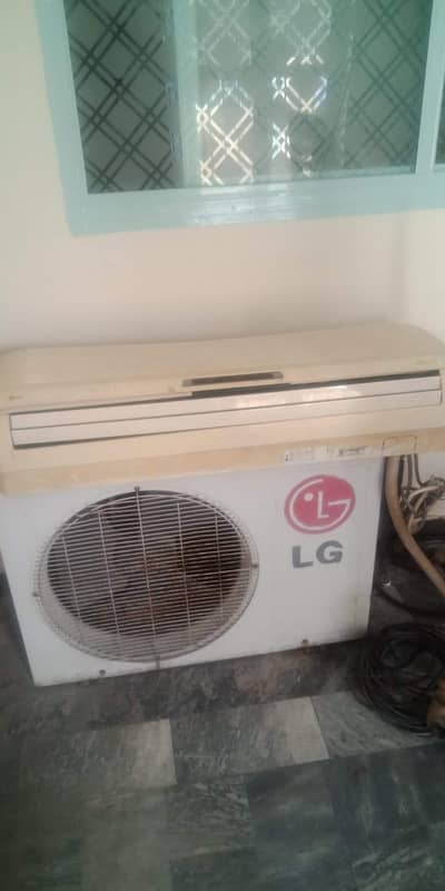 LG split unit with gas available