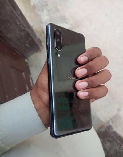 Aquos zero5g