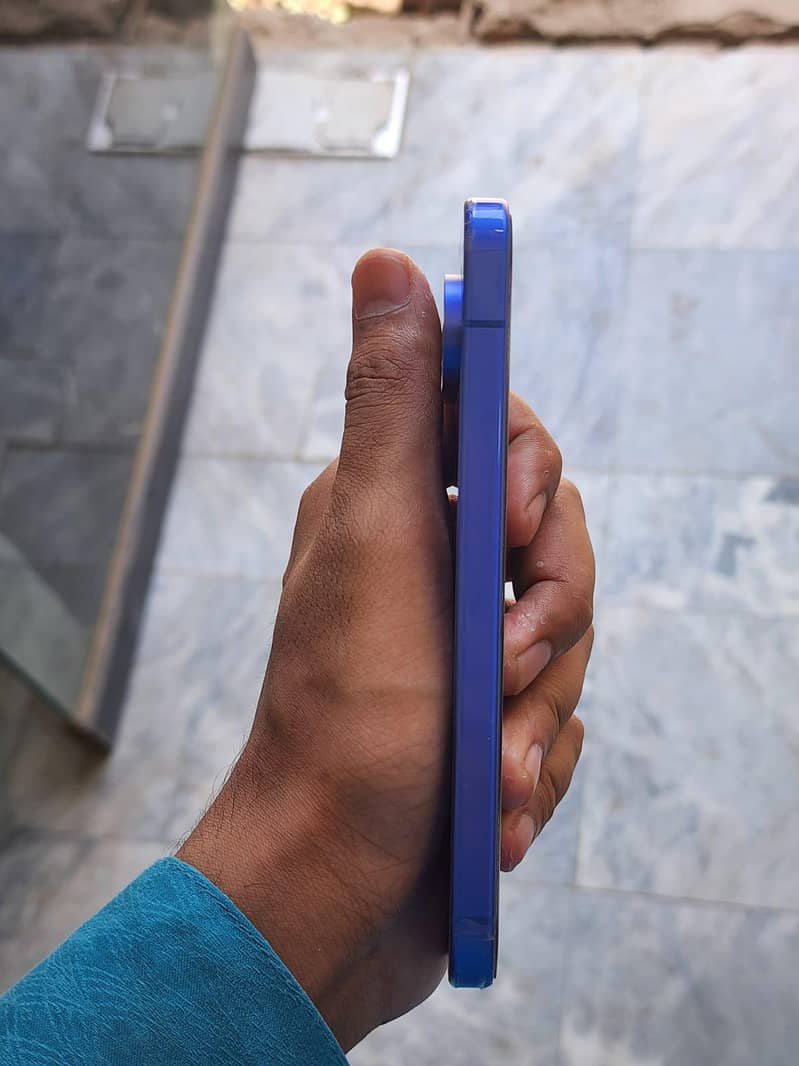 Google Pixel 10 3