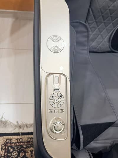 ONYX Pro Massage Chair (Zero Brand)
