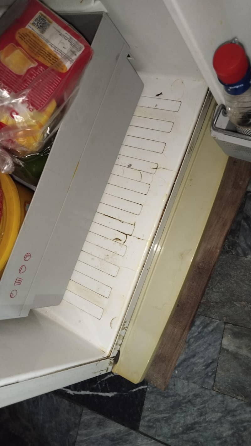 Refrigerator 4