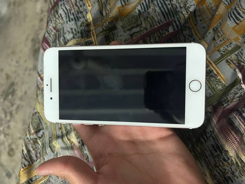 Apple iPhone 7 Plus 2