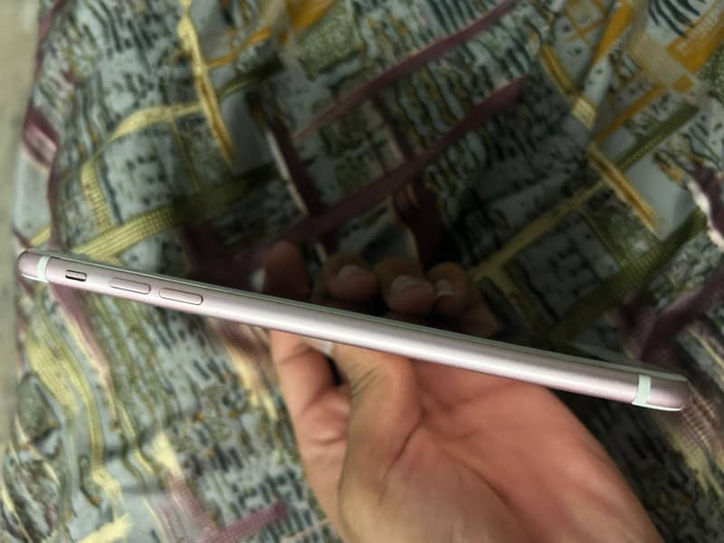Apple iPhone 7 Plus 5