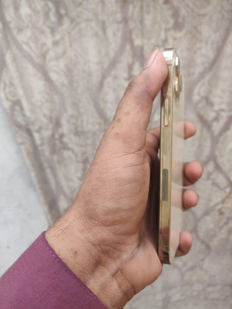 iPhone 12 Pro  exchange possible Upper Model 4