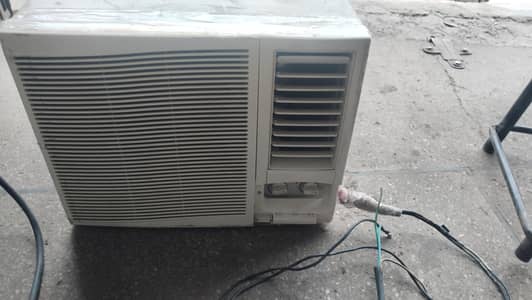 window Ac 1 ton running condition full gass, 03217077965