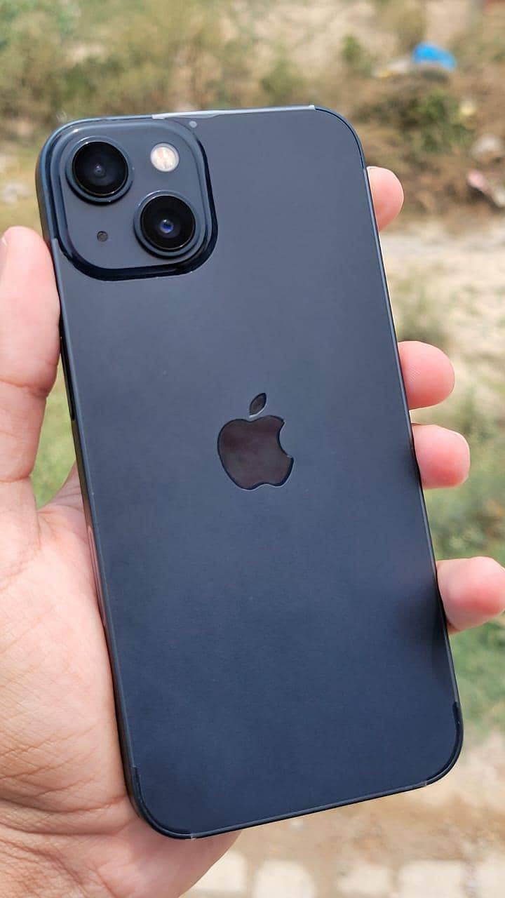 Apple iPhone 13 0