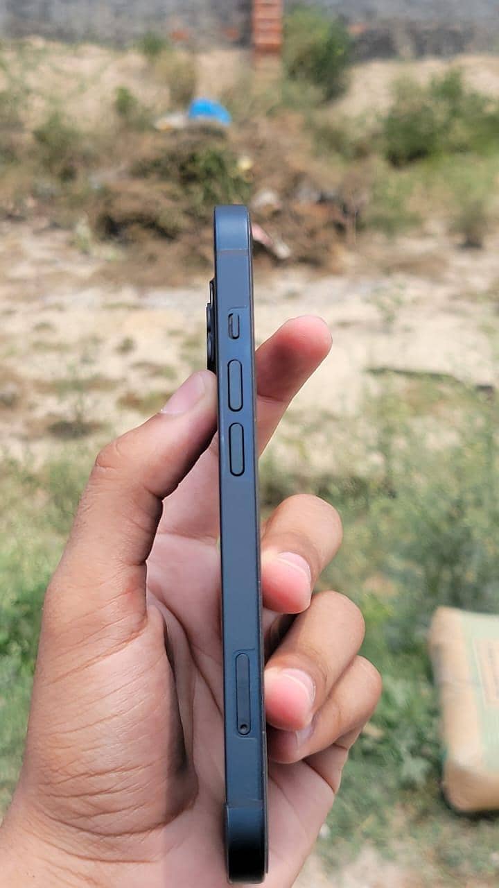 Apple iPhone 13 3