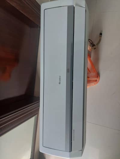 1.5 ton inverter split AC (GREE)