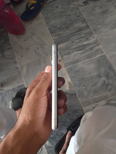 Apple iPhone XR