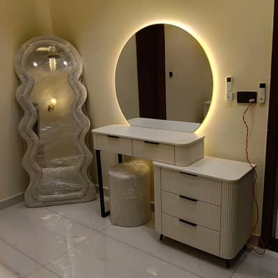 Bubble bed dressing side table