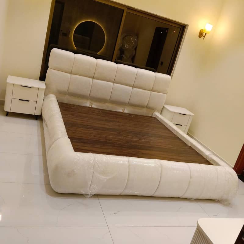 Bubble bed dressing side table 5