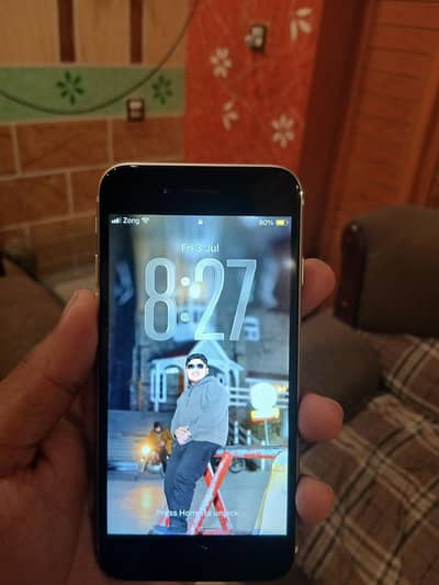 Apple iPhone SE