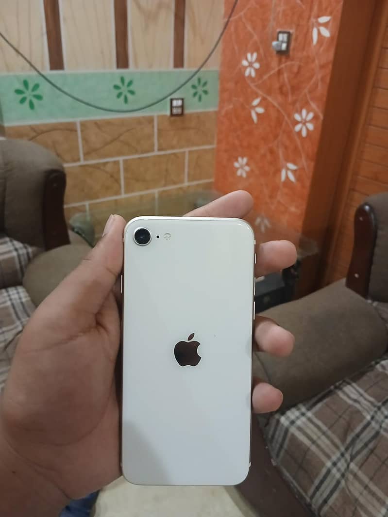 Apple iPhone SE 6