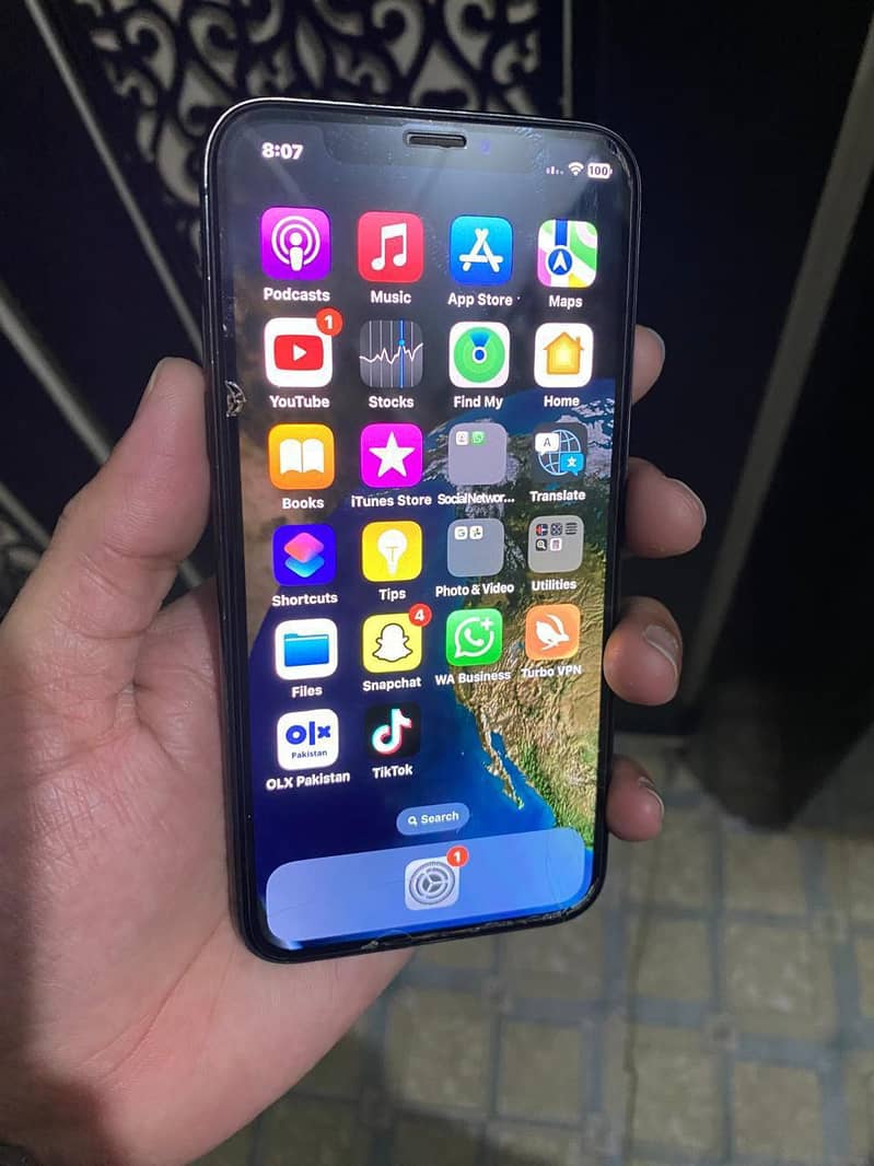 Apple iPhone X 4