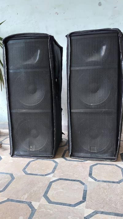 Electro-Voice EV Tour-X TX1152 Professional 15-inch Speakers (Pair)