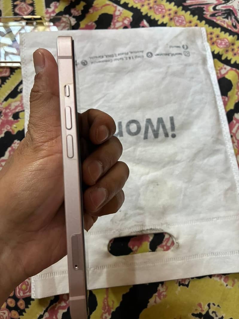 Apple iPhone 13 1