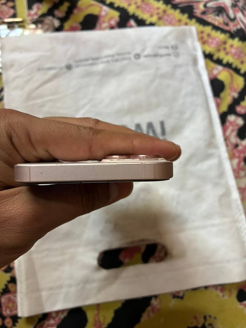 Apple iPhone 13 11