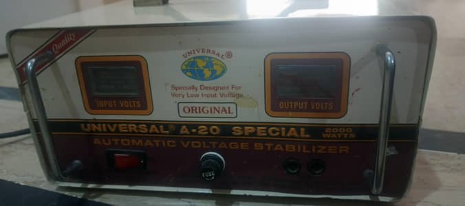Universal Stabilizer A-20 2000 Watts (Original)