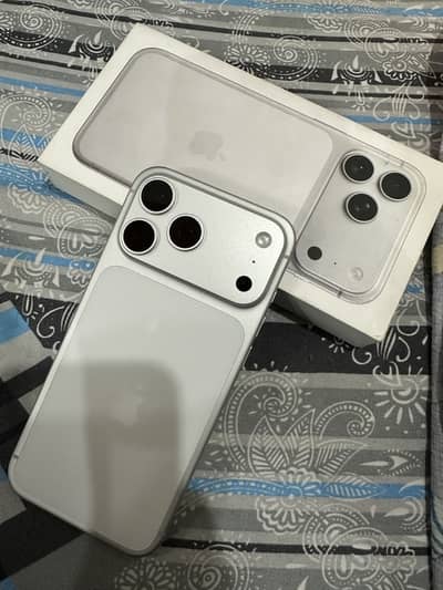 Apple iPhone 17 Pro Max jv