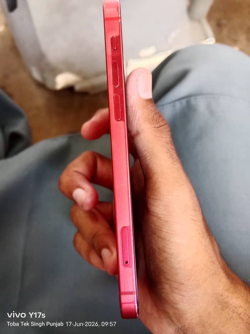 Apple iPhone 12 4