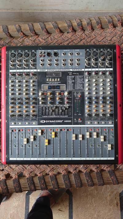 Dynacord A8000 Powered mixer (8 Channel with Dual DSP Effects)