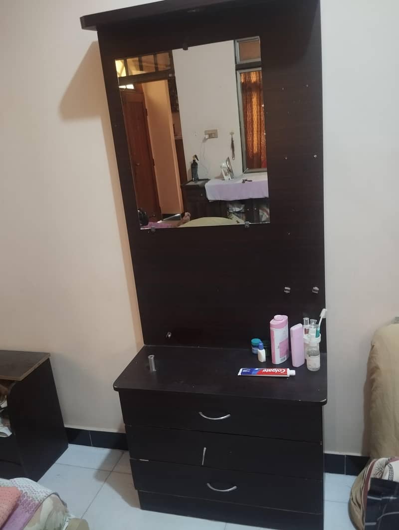Dressing Table 0