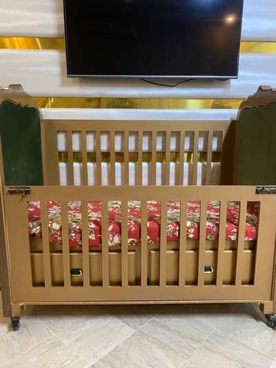 Luxury Baby Cot | Like New | Mattress + Drawers