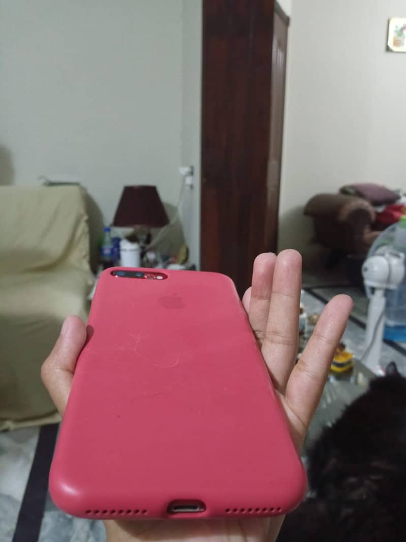 Apple iPhone 8 Plus 1