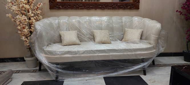 Sofa Set 5 Seater bilkul new condition ha use nhi hwa unique look