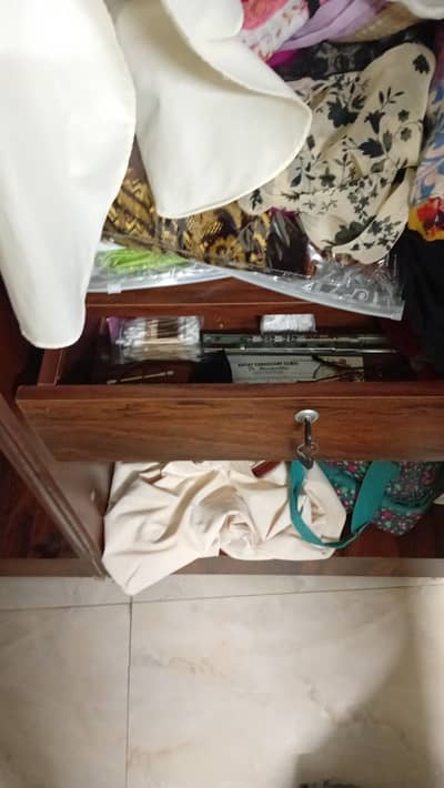 sale almari