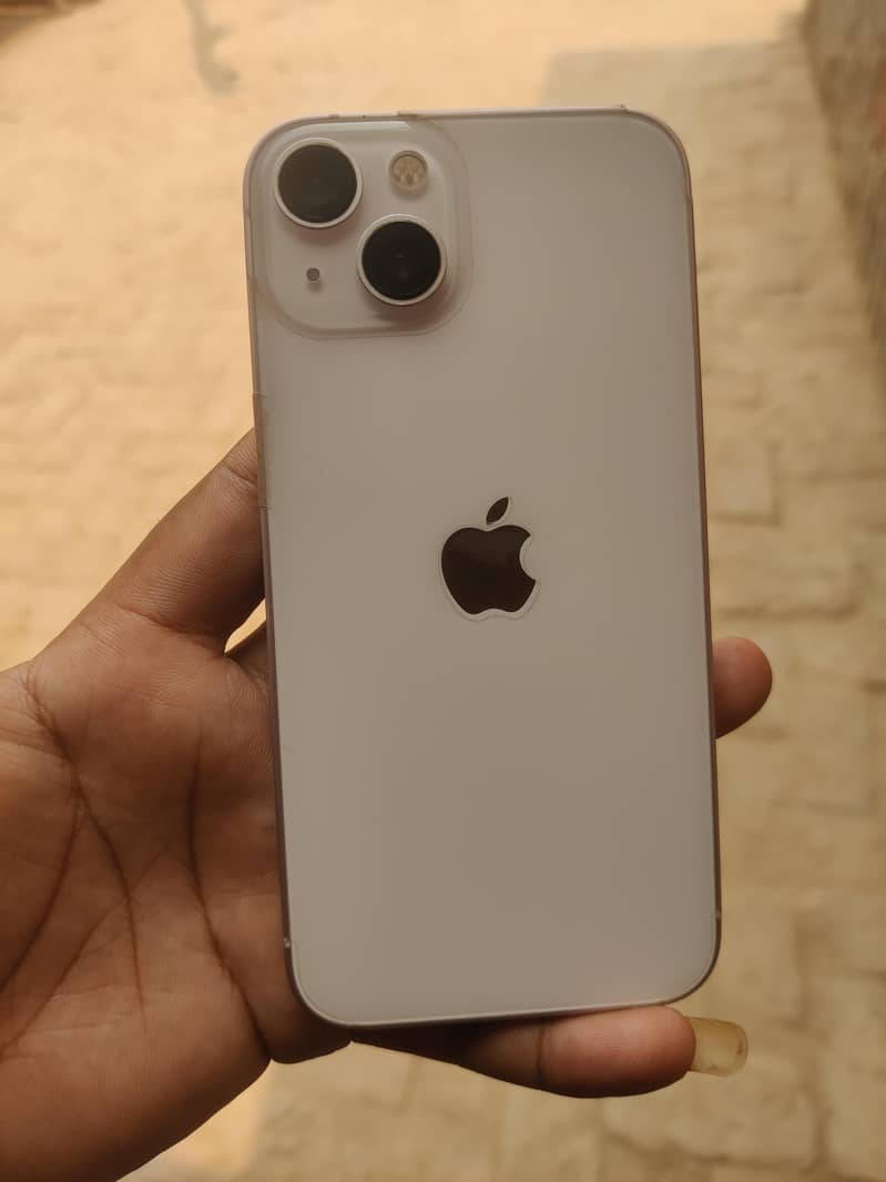 Apple iPhone 13 4