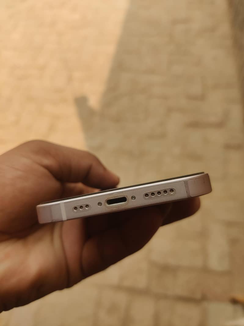 Apple iPhone 13 6