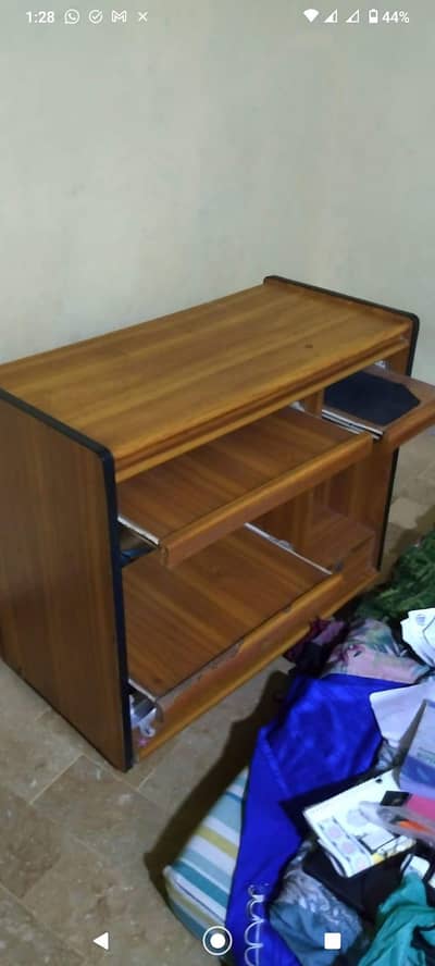 table for pc / hard wooden with smooth trays