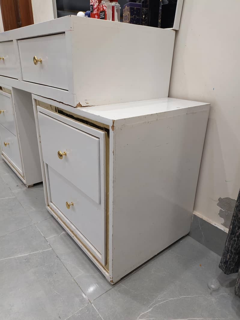 Dressing Table 1