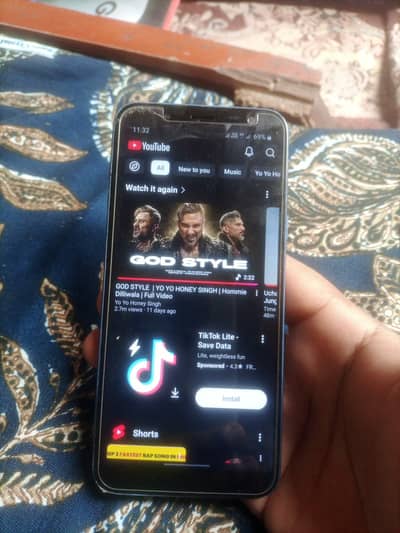 Samsung Mobile J6