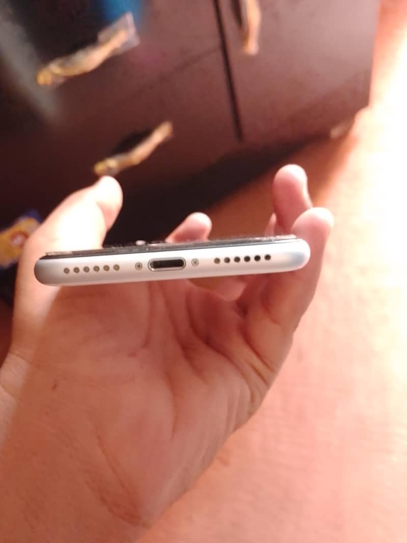 Apple iPhone SE 4