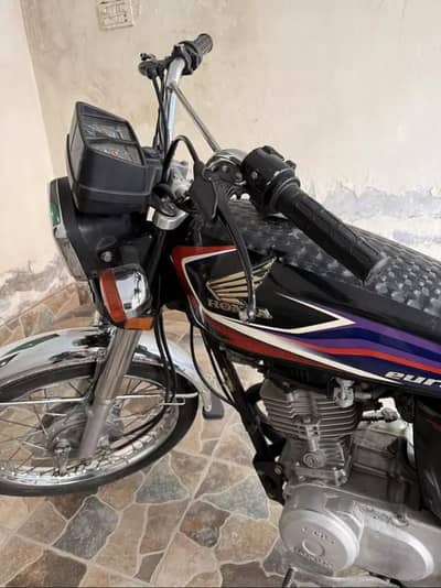Honda 125 Bike Chalny mai bilqal ok hai