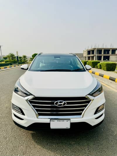 Hyundai Tucson AWD Ultimate Total Genuine White color Urgent For Sale