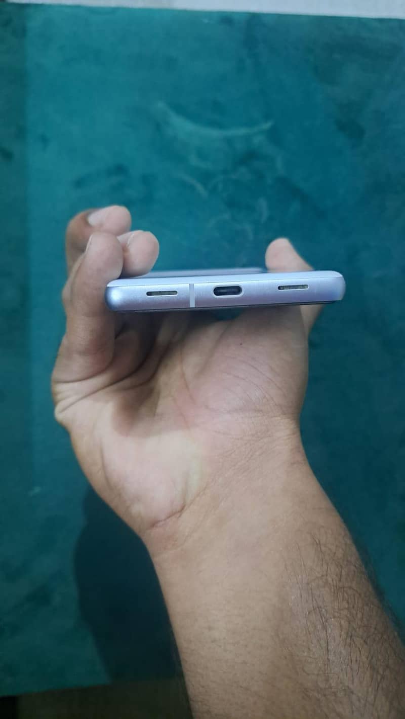Google Pixel 7a 2