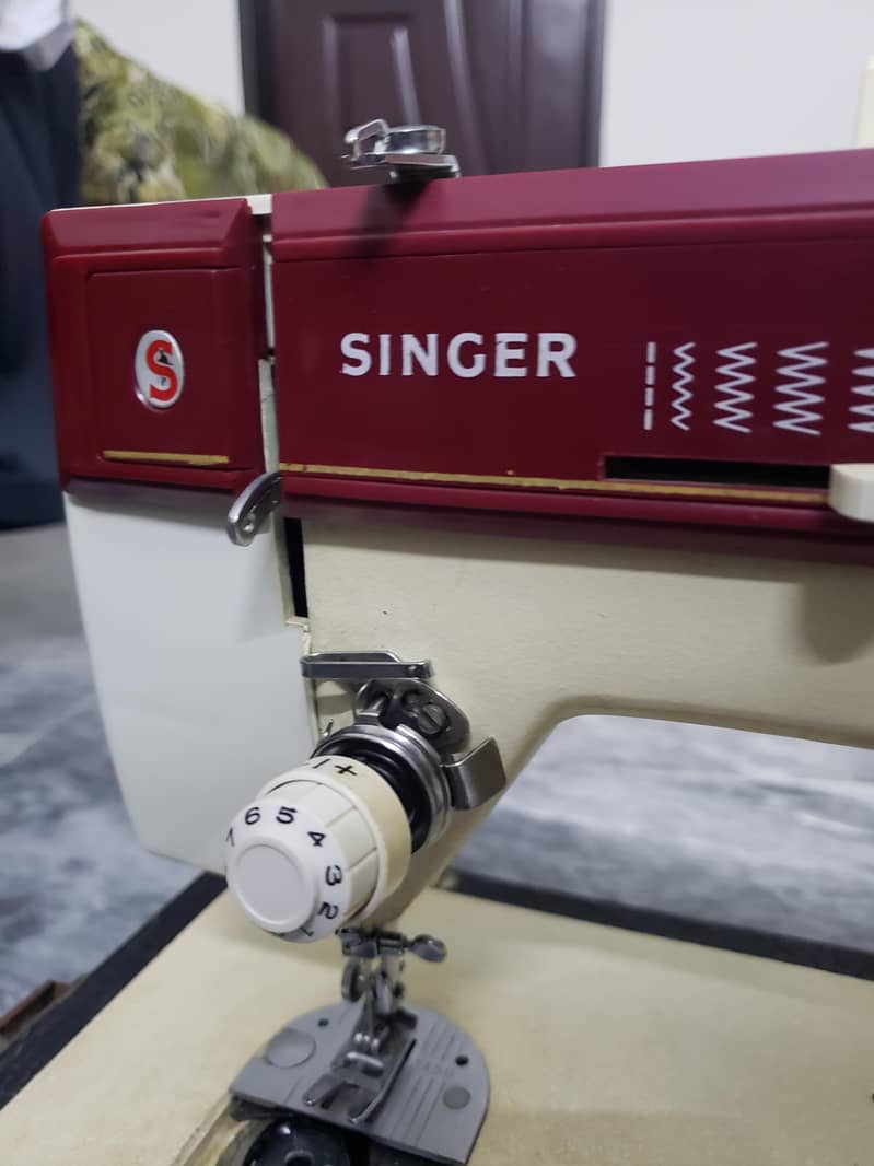 Singer Professional Machine 7